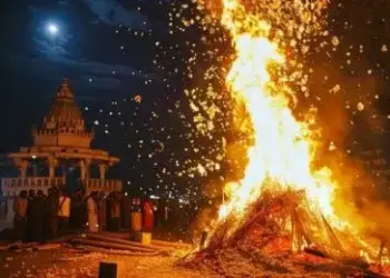 Holi Special: Your luck shines with the ashes of Holika, know 6 easy Vastu remedies that will change your luck.