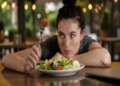 How much food taken becomes medicine, know the correct rules from Ayurveda