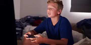 If your child also plays online games? So, use these methods to identify if suicidal thoughts are coming to his mind.