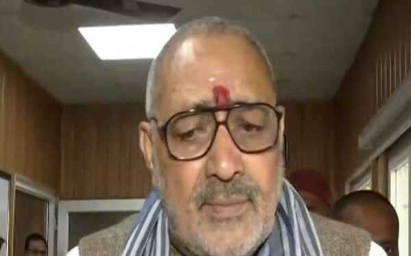 JNU has become the center of urban Naxal: Giriraj Singh