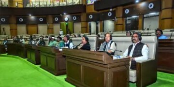 झारखंड विधानसभाः राज्य के सरकारी कर्मियों की रिटायरमेंट की उम्र बढ़ाने से सरकार का इनकार, मंत्री बोले- बैकलॉग नियुक्तियां जल्द होंगी