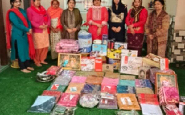 Kadamba's Kanyadaan became a great donation, a garland of hope: Society held hands of two destitute daughters of Khundroth.