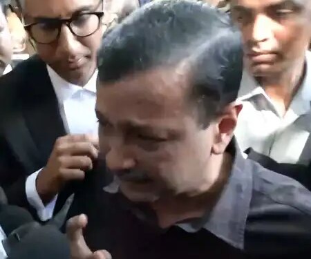 Kejriwal cried emotionally after being acquitted in Delhi liquor scam case, Sisodia hugged him
