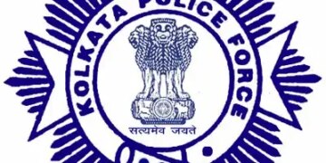 कोलकाता पुलिस ने इंस्पेक्टर प्रोसेनजीत को किया सलाम, जान जोखिम में डालकर बुझाई आग