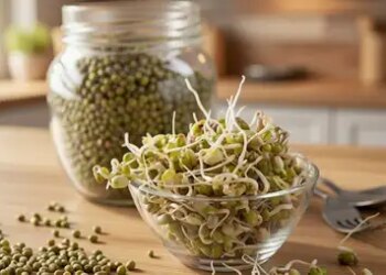 Moong dal sprouts are helpful in increasing immunity, keep heart and bones strong
