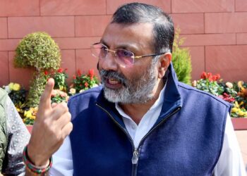 Nehru used to show 'Nagin Dance', Modi is showing 'AI': Nishikant Dubey