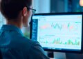 Opportunity to earn even in weak market! Know the target and stoploss of top 20 earning stocks today