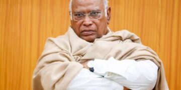 Participants upset due to mismanagement in AI summit, Central government should learn from BTS: Mallikarjun Kharge