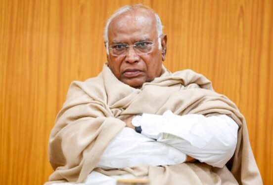 Participants upset due to mismanagement in AI summit, Central government should learn from BTS: Mallikarjun Kharge