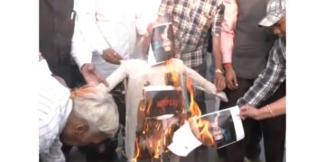 Protests begin across India against Netflix's film 'Ghooskhor Pandit'; Effigies burnt in Prayagraj and Indore