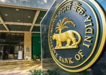RBI's strict action: Ending arbitrariness of bank employees, new rules issued to stop mis-selling