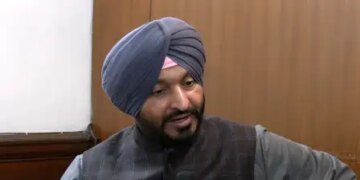 'Rahul Gandhi was going to attack me', Ravneet Singh Bittu's serious allegation after the debate in the Parliament complex.