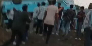 Rajasthan: Horrific road accident in Banswara, bus full of wedding procession overturned on slope, 3 dead and more than 40 injured.