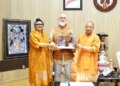 Renowned American Vedic scholar met CM Yogi in Lucknow