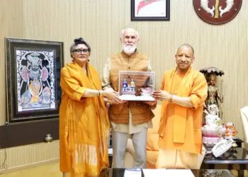 Renowned American Vedic scholar met CM Yogi in Lucknow