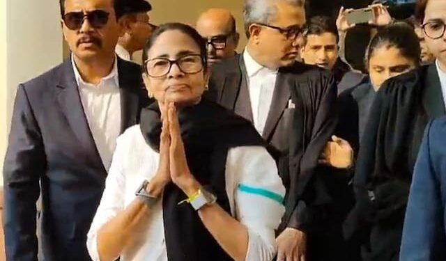 SIR controversy: Mamata Banerjee herself presented her side in the Supreme Court, said - 'Election Commission is targeting Bengal'