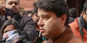 Scindia said on BSNL director getting VIP treatment; This is unacceptable, 'show cause notice issued'