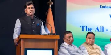 Shrikant Shinde said on the opposition of Congress workers in AI Summit, Rahul Gandhi is not fit to run the party.