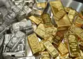 Stirred by Silver-Gold Crash! Those who dreamed of 4 lakhs got hit by half, know what is the reason