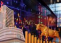 Stock Market Closing: The market closed in the green on the last day of the week, Nifty closed at 25,700, Sensex increased by 266 points.