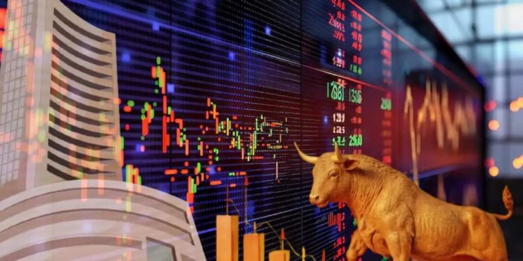 Stock Market Closing: The market closed in the green on the last day of the week, Nifty closed at 25,700, Sensex increased by 266 points.