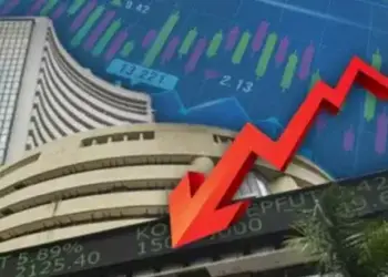 Stock Market Opening: Market opened with decline on the last trading day, Sensex slipped 300 points - Nifty down 100 points.
