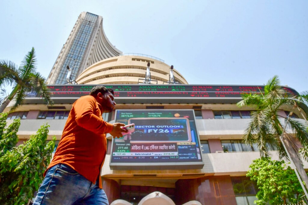 Strong moves can be made in these stocks on weekly expiry, note down the target and stoploss immediately to earn big money.