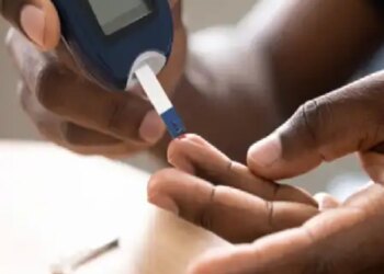 The habit of eating sweets is not going away after the age of 30, control diabetes with these superfoods.