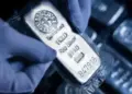The price of silver has skyrocketed! Reached from 4.20 lakh to 2.50 lakh/kg, know what is the opinion of experts for the coming days.