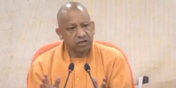 प्रमाणित बीज की कमी न हो, संकर बीजों में बाहरी निर्भरता समाप्त कर प्रदेश को आत्मनिर्भर बनाएं : सीएम योगी