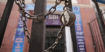 There will be no work in banks for three days from today, check RBI's holiday list before leaving home