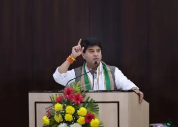 Union Minister Jyotiraditya Scindia will address the Gramin Dak Sammelan in Ujjain.