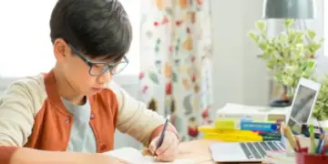 Vastu Tips for Study: By studying while sitting in this direction, children will become intelligent and will make amazing progress in studies.