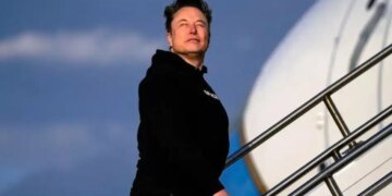 You will be left counting so many ZERO's in Elon Musk's wealth, see here the list of the top 5 richest people in the world.