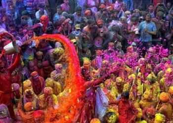 Beyond colors... Holi of colors of the soul