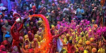 Beyond colors... Holi of colors of the soul
