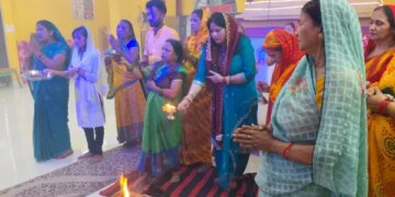 Barabanki: On the coincidence of Ashtami-Ramnavami, there was a flood of devotion in the temples, worship was also done in homes.