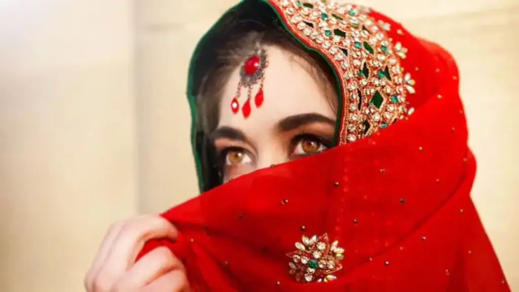 23 year old bride gave such threat, minor got scared… took her to temple, got vermillion filled in her hair and got married