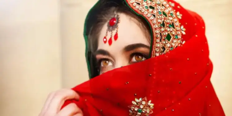 23 year old bride gave such threat, minor got scared… took her to temple, got vermillion filled in her hair and got married