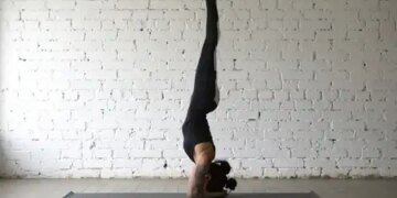 Adopt Shirshasana for better blood circulation and confidence