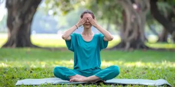 Amidst the increasing screen time, the wonder of 'humming be breathing', get mental peace and energy from Bhramari Pranayam.