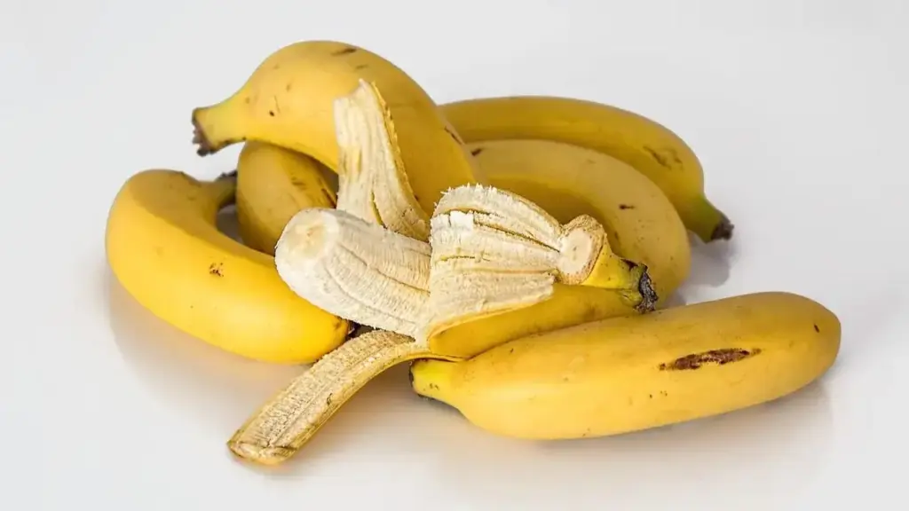 Are you also eating this banana ripe in 1 minute, video surfaced on social media