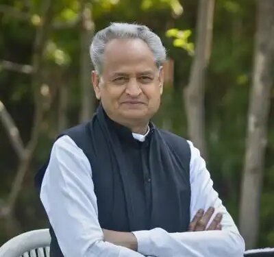 Ashok Gehlot questioned the delay in construction of IPD tower in Jaipur Women's Hospital.