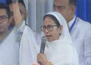 'BJP is a party of goons and thieves, our only aim is to oust them from Bengal'- Mamata Banerjee