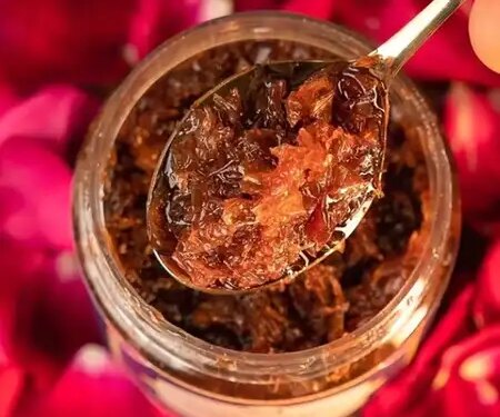 Beneficial Gulkand: Provides relief from summer fatigue and digestive problems, also keeps the body and mind cool.