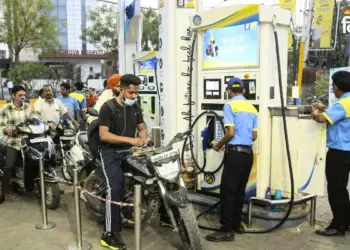 Big decision of the government amid the turmoil in crude oil, for now the prices of petrol, diesel and LPG will remain stable.