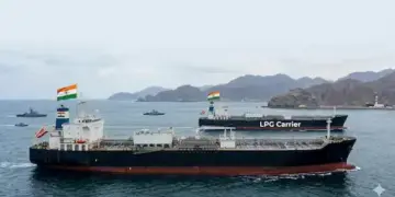 Big relief to India! Indian ships INS Shivalik and INS Nanda Devi carrying LPG crossed the Strait of Hormuz.