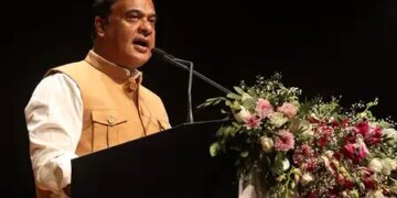 सीएम हिमंत बिस्वा सरमा ने सीएमएएए 1.0 के तहत बांटे चेक, लाभार्थियों ने सरकार की सराहना की