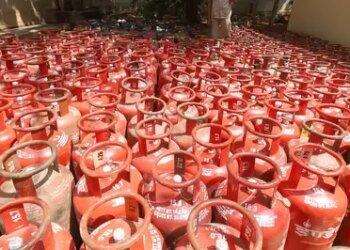 Center orders uninterrupted PNG and LPG supply for cooking (Lead)