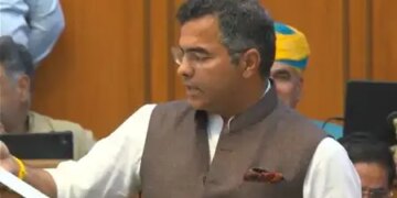 Clash over 'Sheesh Mahal' in Delhi Assembly, Pravesh Verma presented long list of luxury items